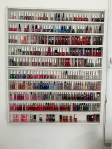 Expositor de esmalte. Com esmalte
