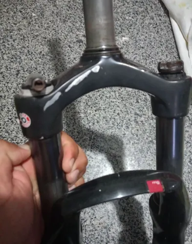 Suspensão Suntour XCR magnésio