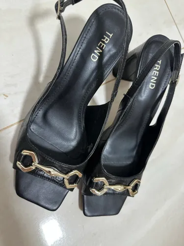 SAPATOS semi novos 