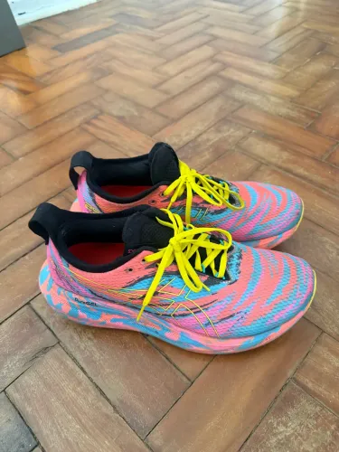 Tênis de Corrida - Asics Nimbus 25