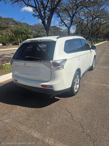 Mitsubishi Outlander 2.0 16V 160cv Aut. 2014