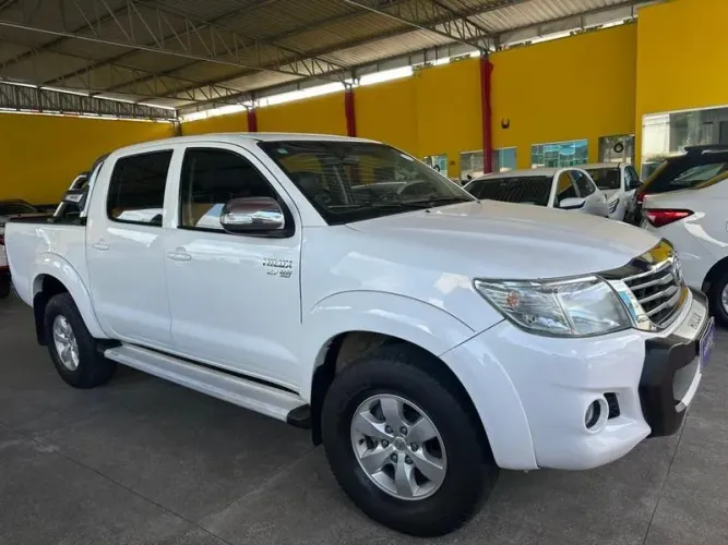 Toyota Hilux CD SRV 4X4 2.7 Flex 16V Aut. 2015
