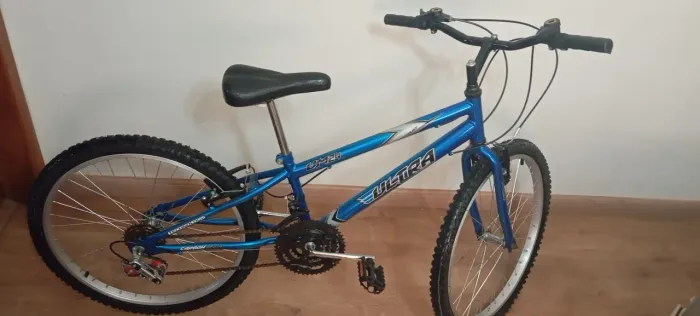 Bicicleta ULTRA BIKES Aro 24 - 18v Yamada (Quadro rebaixado)
