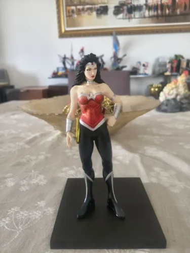 Mulher Maravilha - KOTOBUKIYA - SEM CAIXA