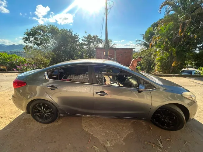 Kia Motors Cerato 1.6 16V Flex Aut. 2016