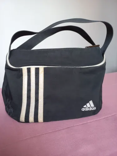 Bolsa Adidas usada(23x12)