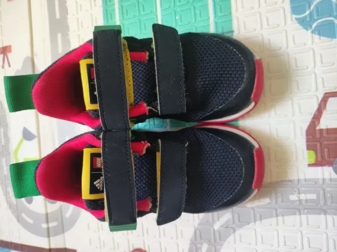 Tênis Adidas Lego tamanho 23