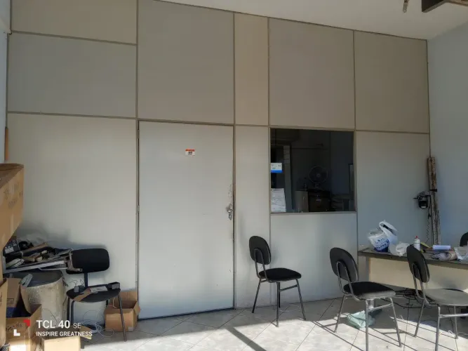 VENDO DIVISÓRIAS EM EXCELENTE ESTADO