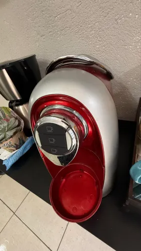 Máquina de café três corações versa vermelha