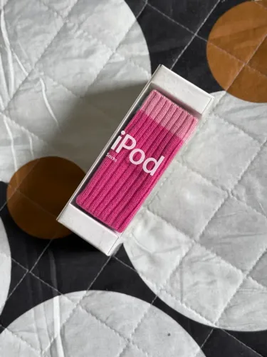 iPod Socks Apple