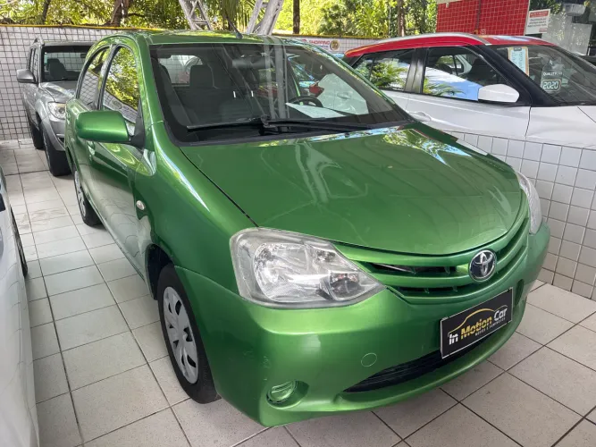 Toyota Etios XS 1.3 Flex 16V 5P Mec. 2013