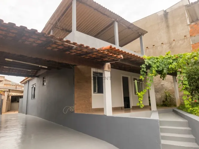Casa 2 quartos - Água Limpa