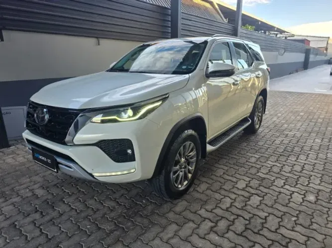 Toyota Hilux SW4 SRX 4X4 2.8 TDI 16V Dies. Aut. 2022