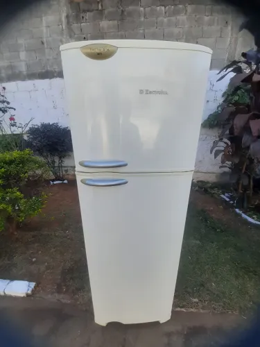 Geladeira Electrolux Frost Free 375 litros