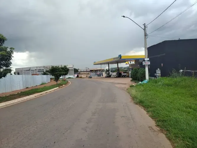 VENDE-SE LOTE DE 590 M² - EM FRENTE AO GINÁSIO DO SETOR MAÍSA - TRINDADE - GOIÁS