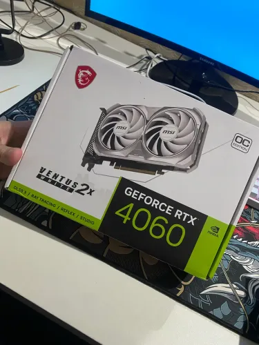 Placa de Vídeo RTX 4060 MSI Ventus 2X White OC 8GB - Impecável na Caixa