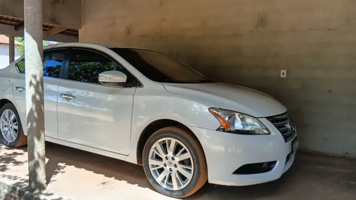 Nissan Sentra SL 2.0/ 2.0 Flex Fuel 16V Aut. 2016