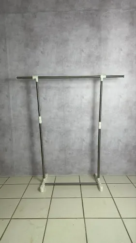 Arara simples para roupas