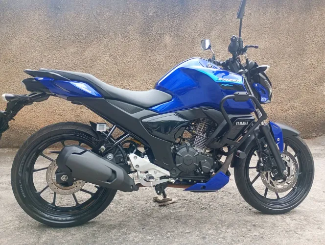 Fz15 connected 2025