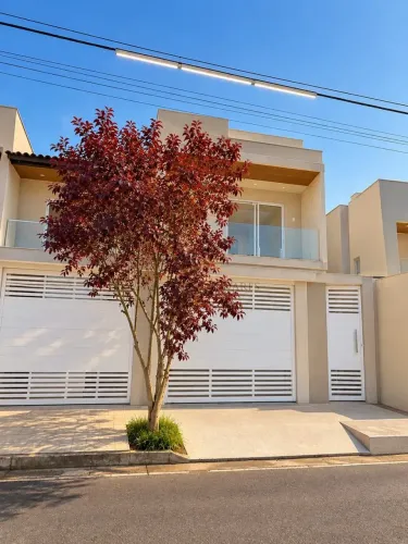 1411 - Casa à Venda | Vale das Palmeiras, Macaé/RJ