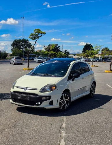 Fiat Punto Blackmotion Dual. 1.8 Flex 16V 5P 2016