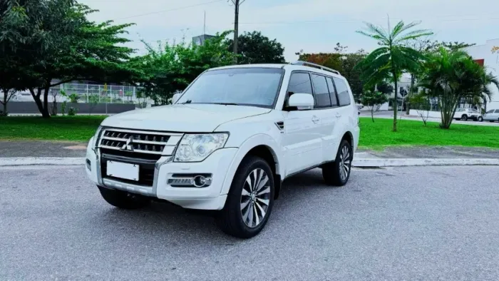 Mitsubishi Pajero HPE Full 3.2 4X4 T.i.dies. 5P AUT 2019