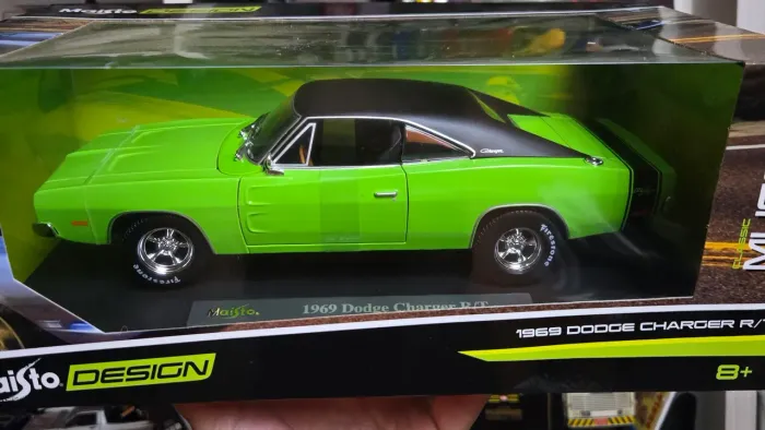 Maisto 1/18 dodge charger R/T 1969<br>1969 Dodge Charger R/T<br>Lacrado ***399,00***