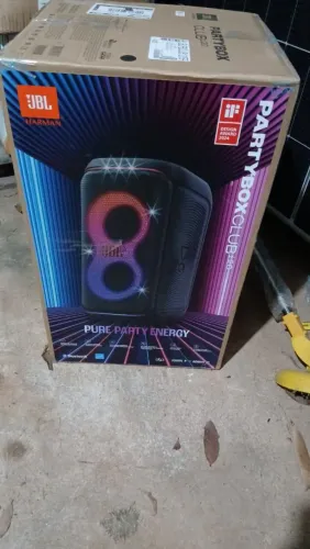 Vendo caixa de som . JBL nova na caixa nota fiscal