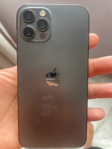 iPhone 12 Pro com problema na placa