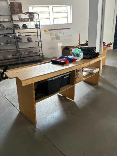 Balcão / Mesa de Trabalho Grande em Madeira ( UNIDADE)