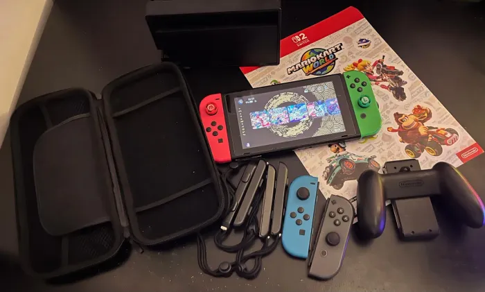 Nintendo Switch V1 Desbloqueado + 256GB + 4 Joy-Cons + Brindes + Escolha Seus Jogos!