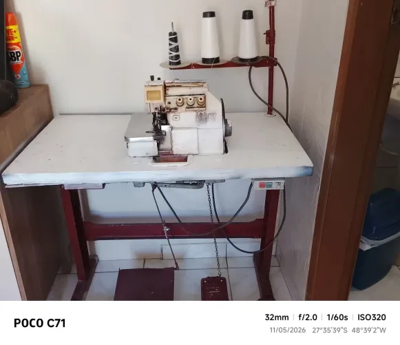 Máquina de costura industrial,R$800,00 reais as duas