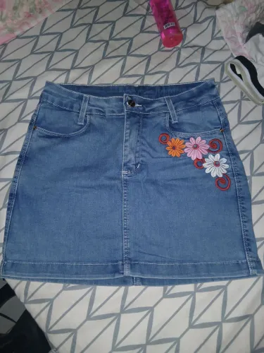 Vendo saia Niran , está nova