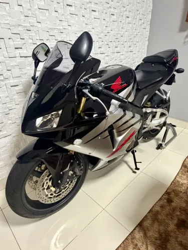 Honda Cbr 600rr 2006 com apenas 7.800km raríssima nesse estado