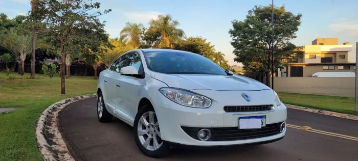Renault Fluence Sedan Privilège 2.0 16V Flex AUT 2013