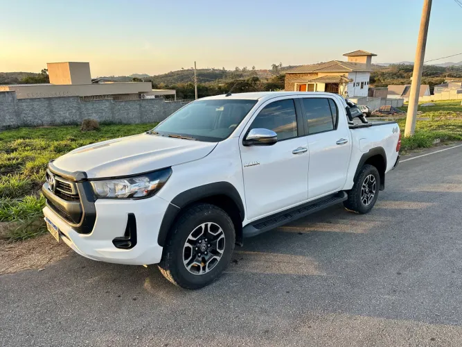 Toyota Hilux CD 4X4 2.8 Diesel Mec. 2021