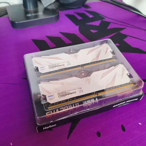 Memórias RAM ddr4 2x8gb Netac Shadow II