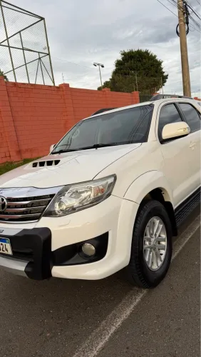 Toyota Hilux SW4 SRV D4-d 4X4 3.0 TDI Dies. AUT 2015