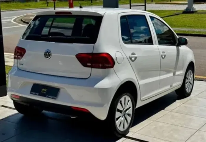 Volkswagen Fox Trendline 1.6 Flex 8V 5P 2015