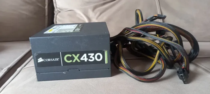 Fonte de Alimentação Corsair CX430W Usada - Funcionando.