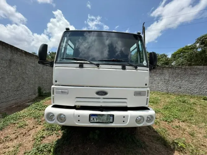 FORD CARGO 1517 À VENDA - EQUIPAMENTO COMPLETO