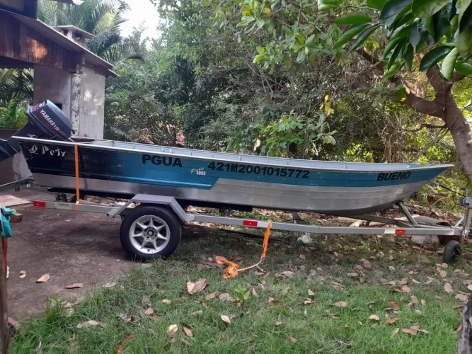 Barco com Motor e Carretinha