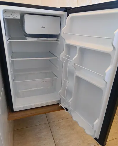 Frigobar Midea