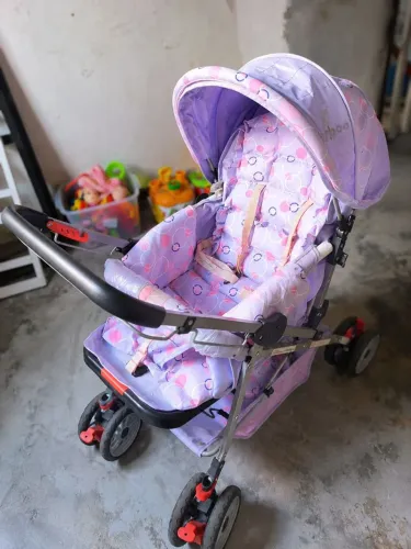 Carrinho de bebê Lilás