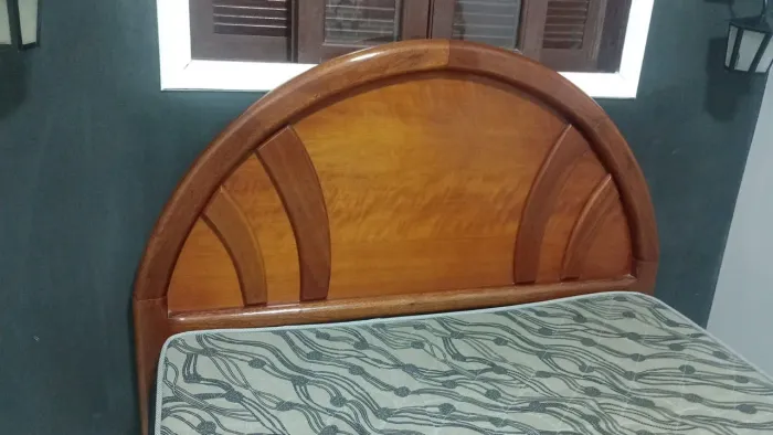 Cama de casal madeira maciça