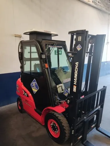 Locação de empilhadeira cabinada a diesel