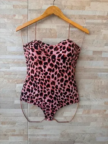 body tomara que caia animal print com bojo, tamanho G.