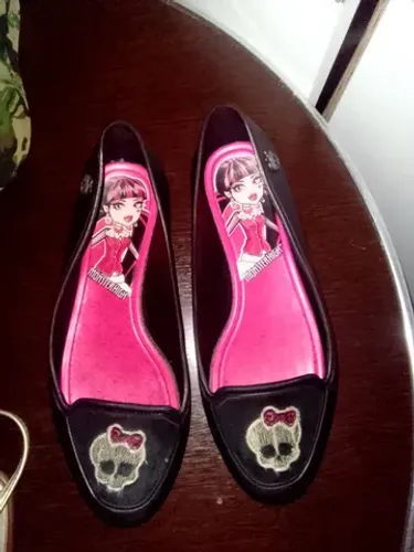 SAPATILHA FEM. N°34. (MONSTER HIGH)