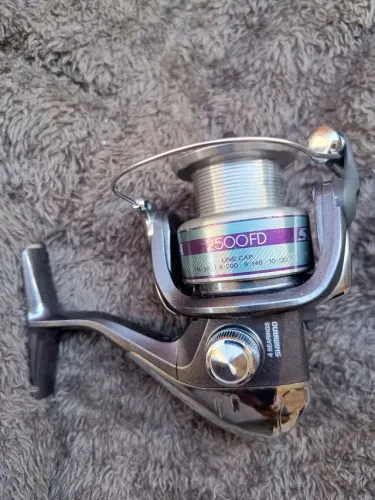 MOLINETE SHIMANO SIENNA 2500 novo Raridade