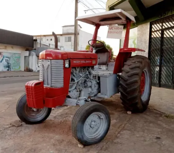 Trator Massey Ferguson 85x4 cilindro + Pulverizador Jacto 400L